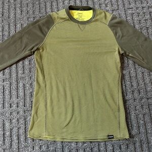 Patagonia Mens Medium Striped Neon Green Pull-Over Lightweight Shirt